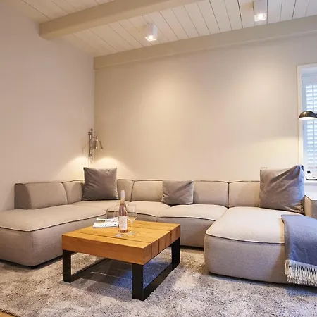 Joellas Hues * 비크아프포르