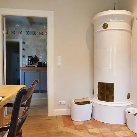 Joellas Hues 비크아프포르